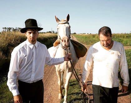 Fotograma de Indio, la película que narra la historia de Bernardino Fausto San Juan.