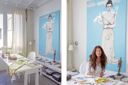 DESPUÉS. El vidrio repartido le dio paso a una abertura con grandes paños continuos. La paleta de blancos se compensa con el gran retrato de Carolina pintado por la artista Griselda Álvarez.