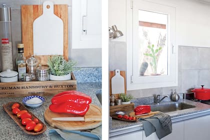 En conexión con el comedor, la cocina es un espacio cómodo y lleno de luz natural.