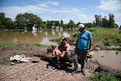 El agua avanza sobre las zonas rurales