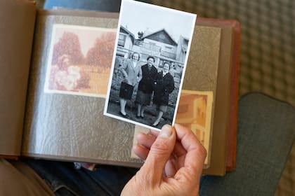 Fotos históricas de los anfitriones y los huéspedes que pasaron por la hostería