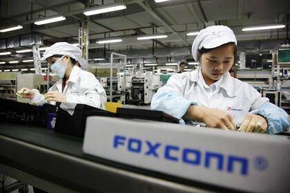 Foxconn es el principal fabricante de teléfonos iPhone para Apple; tiene plantas en China, en India y en otros países asiáticos