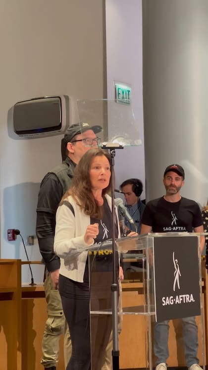 Fran Drescher es la presidenta del Sindicato de Actores de los Estados Unidos de América, la líder de la rebelión histórica