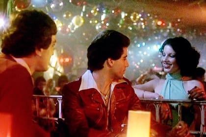 La protagonista de La Niñera tuvo una breve aparición en Fiebre de sábado por la noche