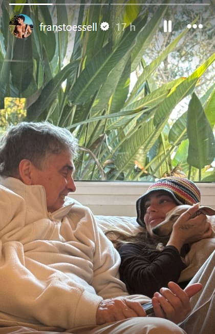 Fran Stoessel compartió primero una foto de su papá junto a Tini y un perrito