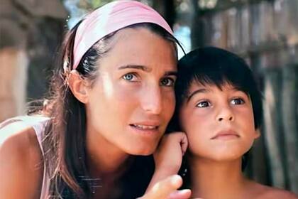 Fran Yan junto a su madre, Romina