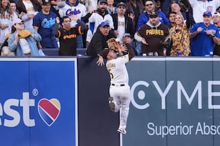 France y Machado guían a los Padres a vencer 9-7 a los Cachorros