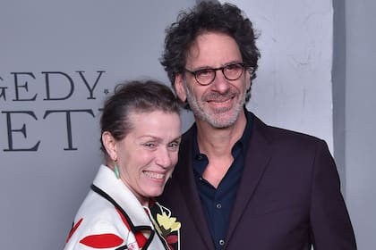 Frances McDormand y Joel Coen en una foto de 2021. La pareja fue nominada en 1997 gracias a Fargo: él como director y ella como actriz protagónica