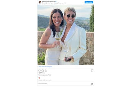 Francesca Pascale, se casó este sábado con la cantante italiana Paola Turci en una unión civil