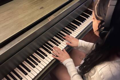 Franchi, grabando piano