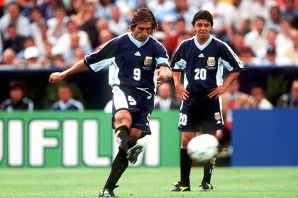 Francia 98, en Bordeaux, victoria de la selección ante Croacia, Batistuta y Gallardo titulares; "Me gusta Marcelo porque les deja cosas a los jugadores", elogia del DT de River