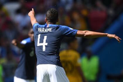 Francia inicia su camino en la fase final de las eliminatorias mundialistas de Europa (X @raphaelvarane)