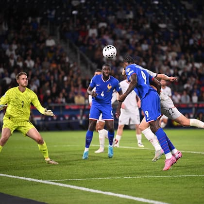 Francia venció 2-1 a Islandia en partido correspondiente a la eliminatoria (X/@equipedefrance)