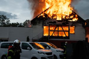 Nueve muertos y dos desaparecidos en un incendio en una casa de vacaciones para personas con discapacidad