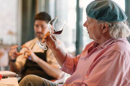 Francis Mallmann es director culinario en Bodega Garzón.