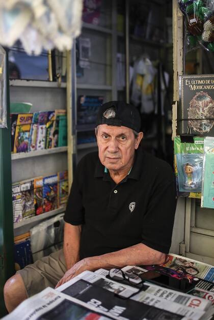 Francisco (72) ¿Qué es lo que más te gusta de ser canillita? “Es tranquilo y veo las cosas que pasan en la calle”.