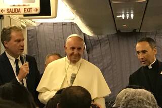 El Papa defendió a Barros, pero pidió disculpas a las víctimas de abusos