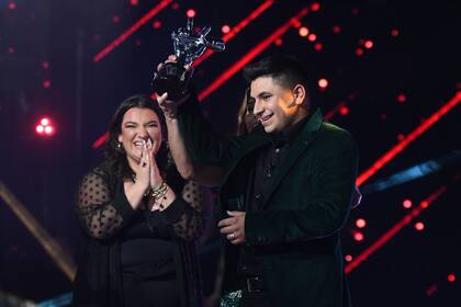 Francisco Benítez ganó La Voz Argentina 2021, y Luz Gaggi alcanzó el segundo puesto