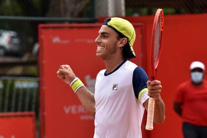 La celebración del tenista argentino Francisco Cerúndolo, campeón del ATP Challenger de Campinas, Brasil.