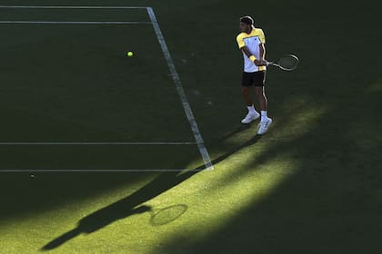 Francisco Cerúndolo, durante un partido en torneo de Eastbourne, en la previa de Wimbledon