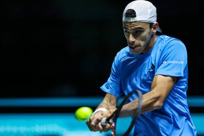 Francisco Cerúndolo, en acción en la Copa Davis que se juega en Manchester