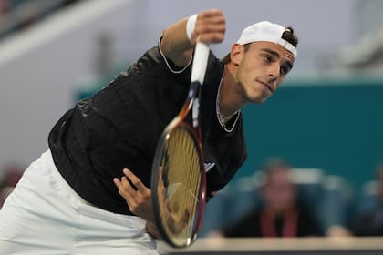 Francisco Cerúndolo fue el argentino que más lejos llegó en Miami, pero poco pudo hacer ante el número 4 del mundo (AP Photo/Marta Lavandier)