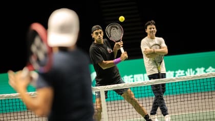 Francisco Cerúndolo y Guillermo Coria, durante un ensayo en Manchester