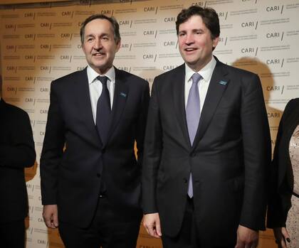 Francisco de Santibañes junto al secretario General y de Relaciones Internacionales de la Ciudad, Fulvio Pompeo