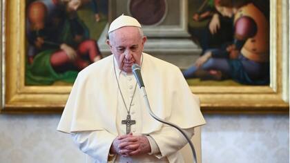 Francisco destacó la tarea del padre Pepe di Paola