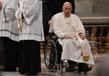 Francisco, en la Basílica de San Pedro. (Andreas SOLARO / AFP)