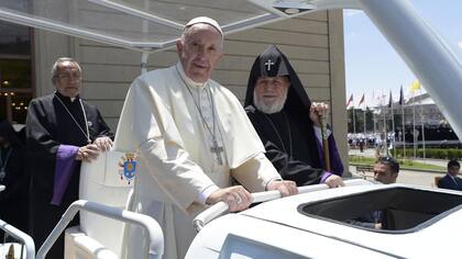 Francisco, junto al Patriarca Supremo de la Iglesia Armenia, Karekin II