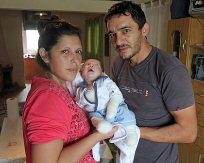 Francisco padece una enfermedad poco frecuente, denominada Epidermólisis Ampollosa (EB), más conocida como piel de cristal o piel de mariposa