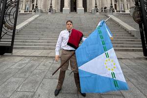 Francisco Paoltroni, en la puerta del Congreso de la Nación