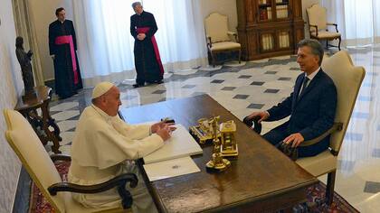 Francisco recibió a Macri en febrero; el encuentro fue protocolar y apenas duró 22 minutos