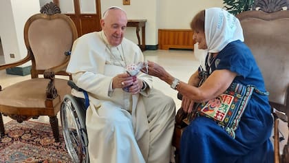 Francisco recibió a Taty Almeida en la residencia de Santa Marta