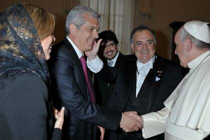 Francisco recibió hoy en el Vaticano al nuevo embajador argentinos, Eduardo Valdés, y al titular de la Cámara baja, Julián Domínguez