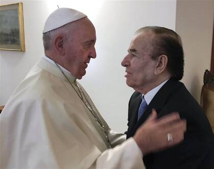 Francisco y el ex presidente, ayer, en la residencia de Santa Marta, en el Vaticano