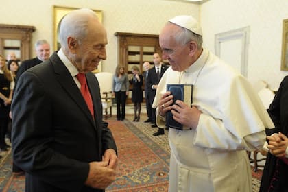 Francisco y Shimon Peres, durante su último encuentro en Roma