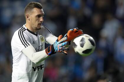 Franco Armani busca su revancha en el arco de la selección