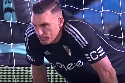 Franco Armani no estuvo cerca de atajar siquiera uno de los seis penales de Temperley; River acumula seis derrotas sucesivas por esa vía, un récord para el club.