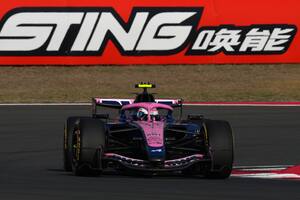 Tras una largada llena de incidencias, Colapinto ganó cuarto lugares y marcha 12º