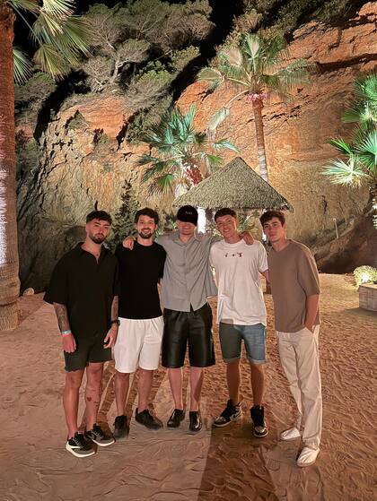 Franco Colapinto disfrutó de una noche con sus amigos