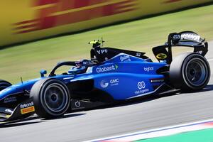 Franco Colapinto durante una carrera de Fórmula 2