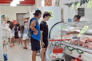 Las fotos de las vacaciones de Franco Colapinto en la Argentina