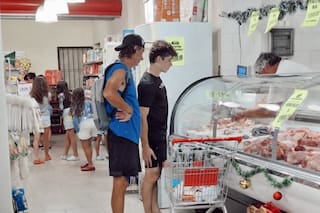 Las fotos de las vacaciones de Franco Colapinto en la Argentina