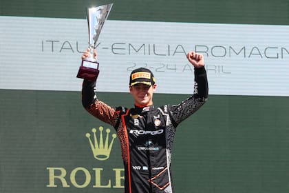 Franco Colapinto fue campeón argentino de karting y en 2018 se radicó en Europa, donde se consagró campeón de la Fórmula 4 Española con el equipo de Fernando Alonso y en 2020 finalizó tercero en la Fórmula Renault Europea