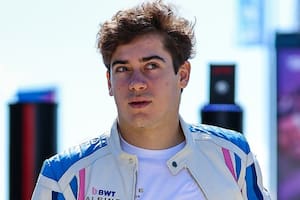 Franco Colapinto llegó a Silverstone y causó furor con un canchero outfit (Foto: Instagram @alpinef1team)