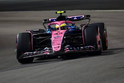 Franco Colapinto transita el dibujo de Las Vegas, donde no se ha sentido cómodo hasta el momento; el argentino no ha logrado ir más allá del 16º puesto final en las tres tandas de prácticas.