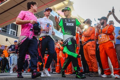 Franco Colapinto, Verstappen y Gabriel Bortoleto, al igual que los otros 19 pilotos de la F. 1 el año próximo, deberán ser más precisos en la conducción, porque los autos serán más demandantes a raíz de las nuevas normas.