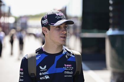 Franco Colapinto ya está en Hungría, donde intentará mejorar lo hecho hasta el momento como piloto de Alpine